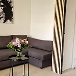 Beautiful 2p 39 M2, Ac, Balcony Daire