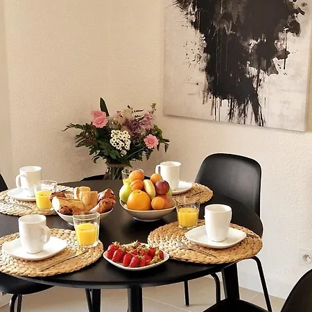 Beautiful 2p 39 M2, Ac, Balcony 公寓 *